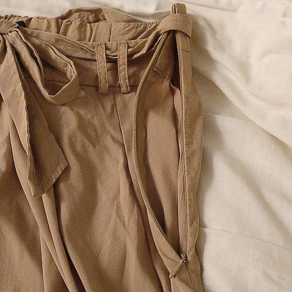 π3 for $20πΈ Zara belted paper bag midi skirt - Picture 4 of 6